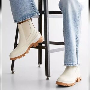 Sorel Brex Leather Chelsea Ankle Boot In Natural 10.5 Chunky Platform